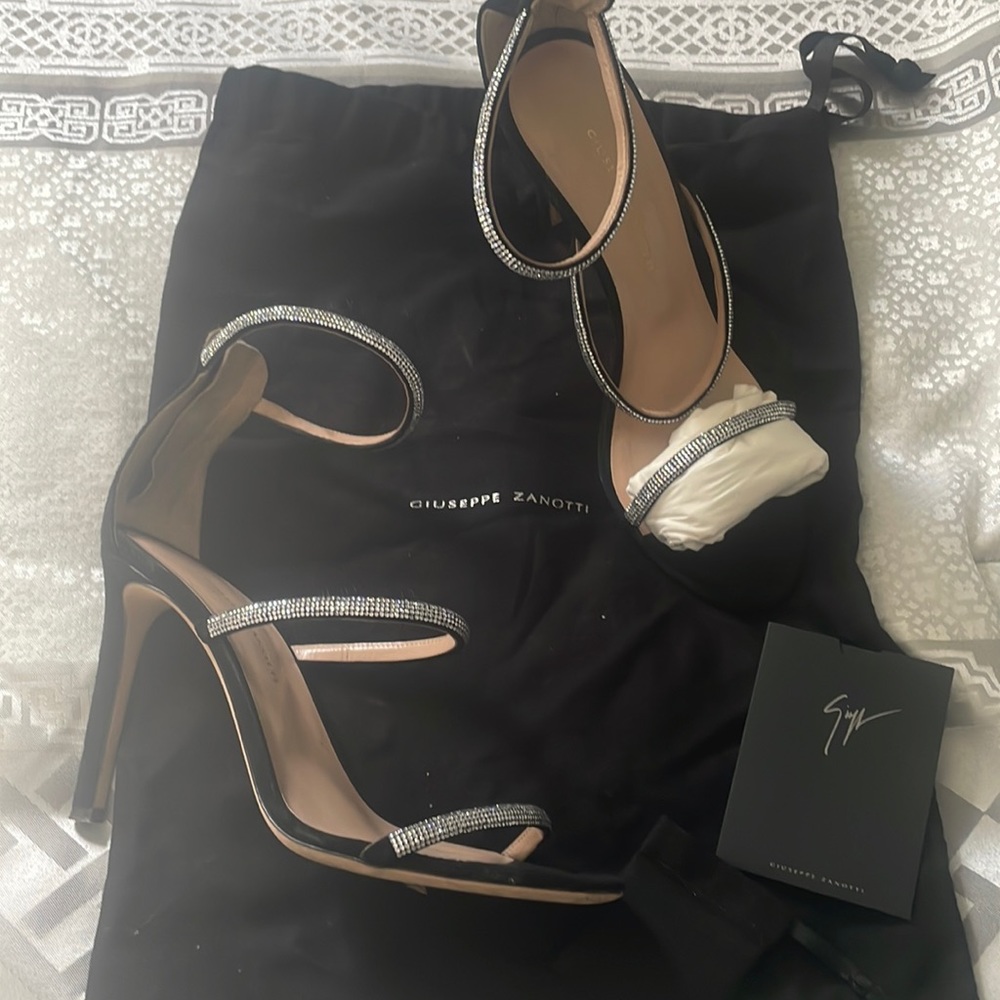 Giuseppe 3 Diamond tier heels. Basic Kanda